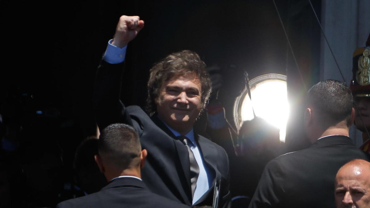 El nuevo presidente de Argentina, Javier Milei, a su llegada al Congreso de la Nación, en Buenos Aires.