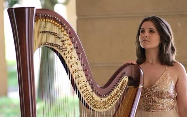 La arpista Claudia Besné. / Cedida La arpista Claudia Besné.