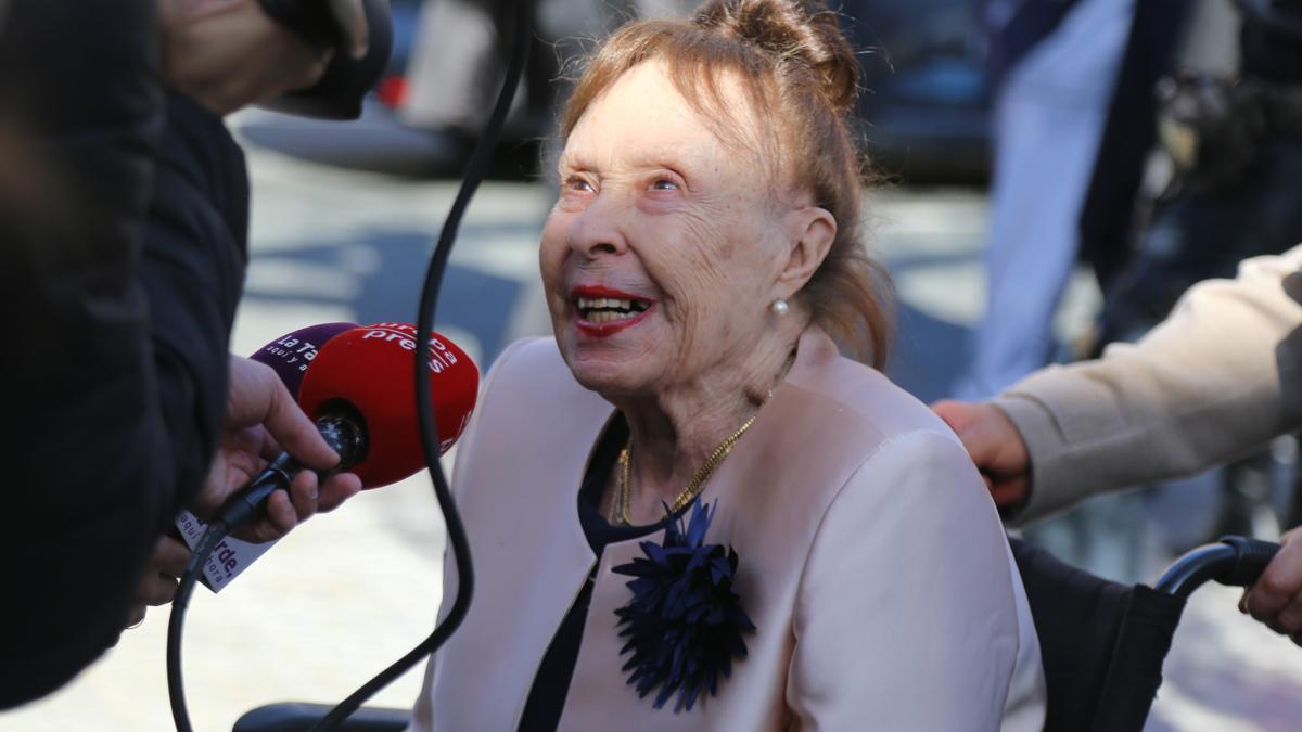 Gemma Cuervo a la salida del acto de entrega de las Medallas de Oro al Mérito en las Bellas Artes 2023