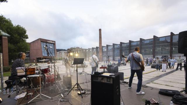 Plateruena - Izar Records entra en su recta final