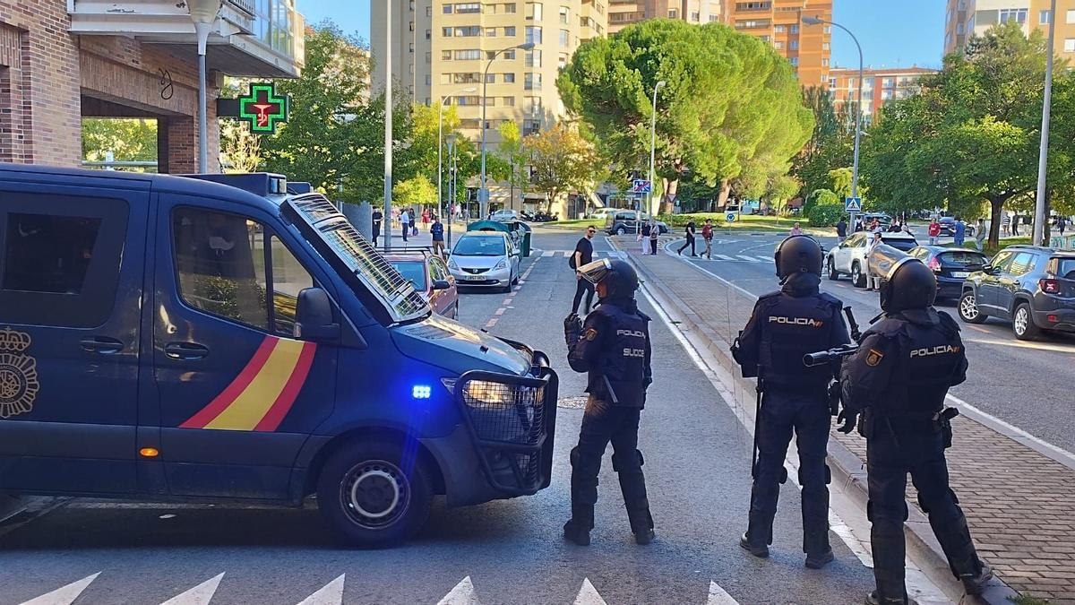Blindaje policial en Iruñea ante la llegada del agitador Vito Quiles