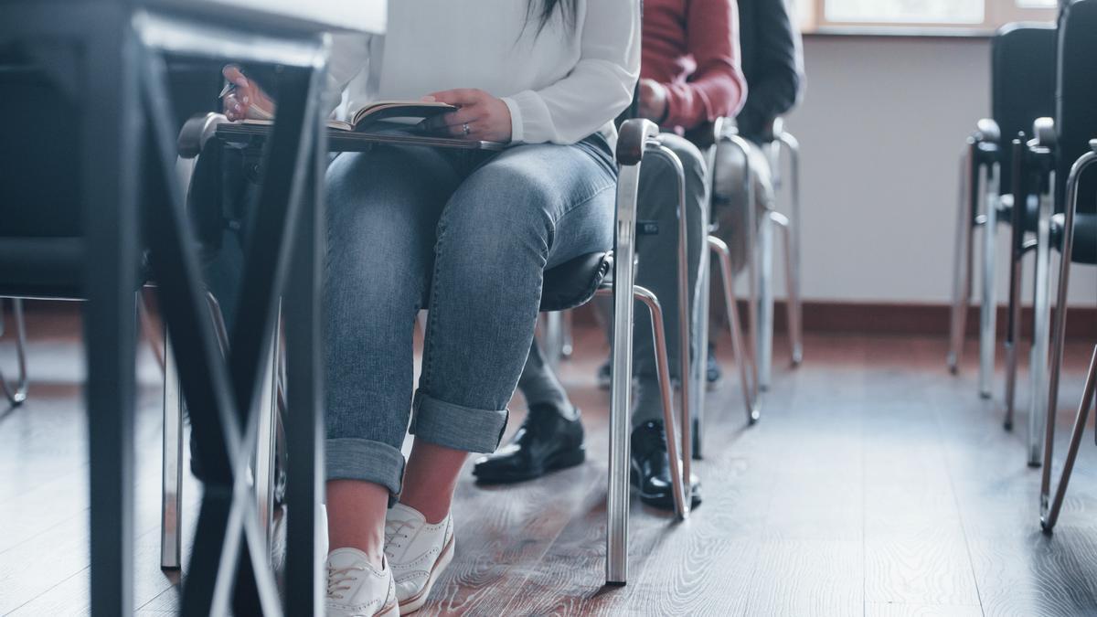 Imagen de archivo de una alumna en clase.