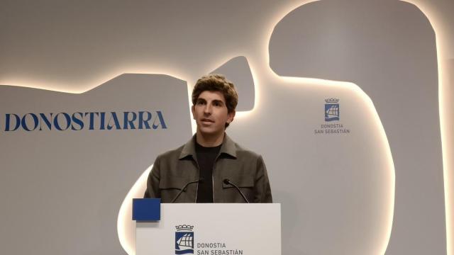 El alcalde de Donostia, Jon Insausti, durante un acto público