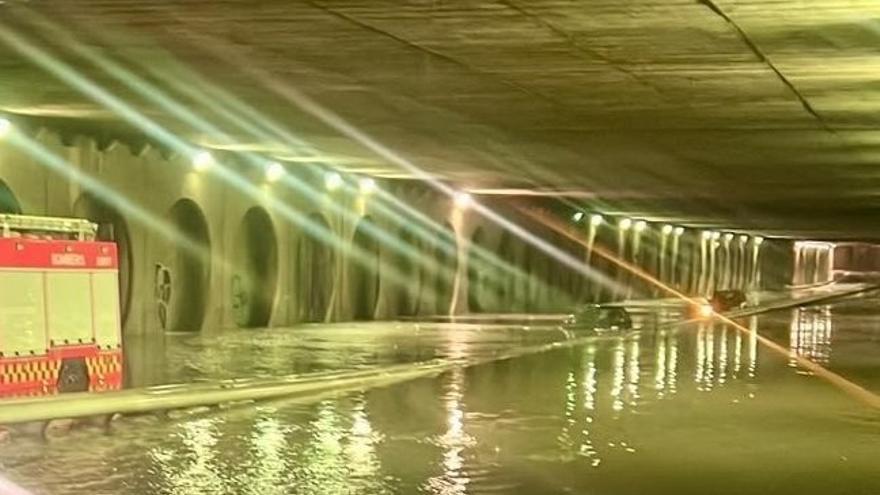 Túnel inundado en València.