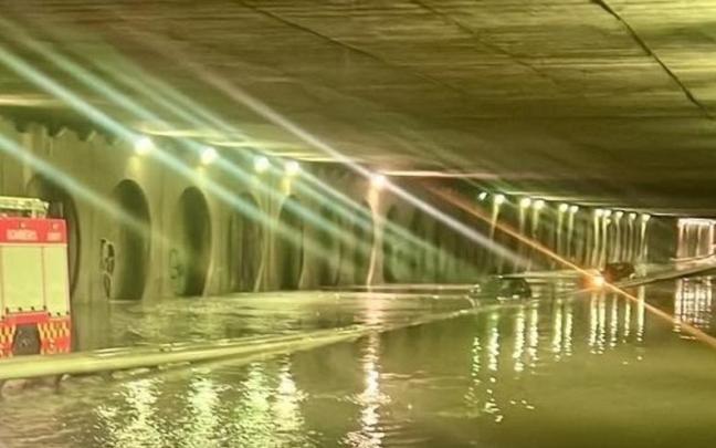 Túnel inundado en València.