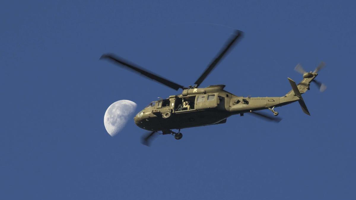 Un helicóptero 'UH-60 Blackhawk' en la base conjunta Lewis-McChord, en EEUU .