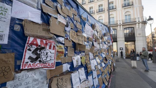 Acampada por la vivienda en la Puerta del Sol.