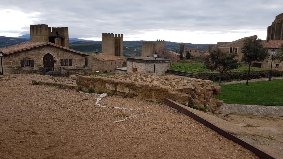 Interior del Cerco de Artajona.