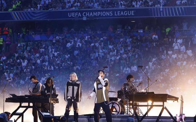La banda estadounidense Linkin Park durante su actuación en la final de la Champions League / EP La banda estadounidense Linkin Park durante su actuación en la final de la Champions League