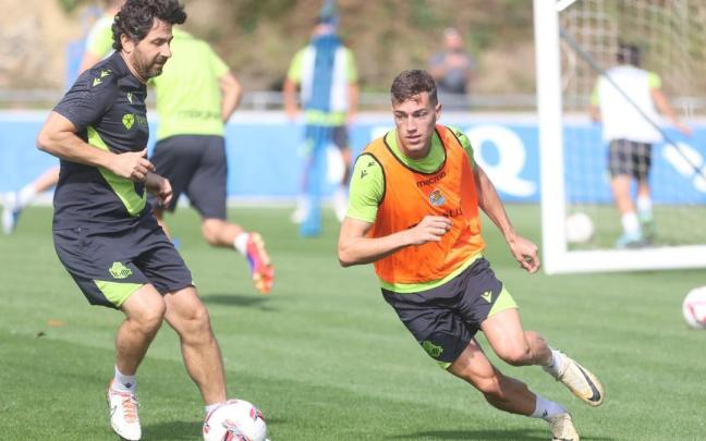Luka Sucic, durante un entrenamiento en Zubieta. / IKER AZURMENDI