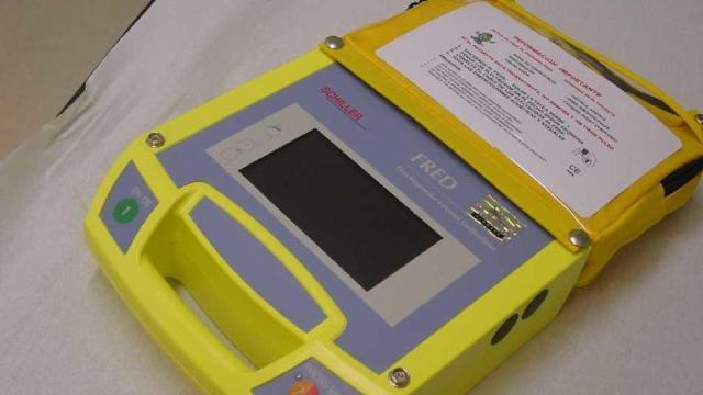 Imagen de archivo de un desfibrilador