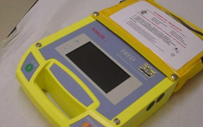 Imagen de archivo de un desfibrilador