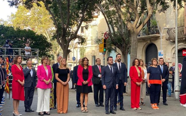 Ofrenda del Govern al monumento de Rafael Casanovas, encabezada por el presidente Pere Aragonès. Ofrenda del Govern al monumento de Rafael Casanovas, encabezada por el presidente Pere Aragonès.