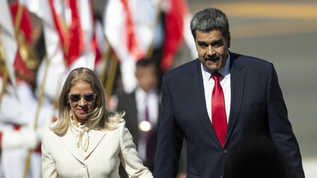 Nicolás Maduro, junto a su mujer, Cilia Flores