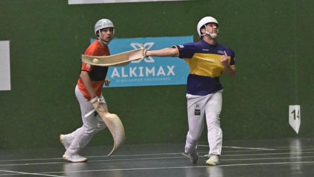 En imágenes: Urreisti-Basque superan a Goitia-Gorka en el Bilbao Iron Cup y serán semifinalistas.