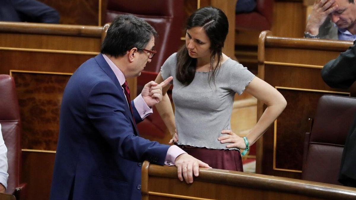 El portavoz del PNV en el Congreso, Aitor Esteban, con Ione Belarra, en una imagen de archivo