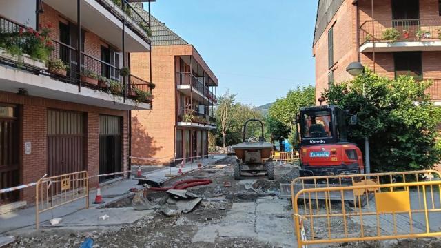 Obras para renovar el firme y las insfraestructuras en Elizatxo.