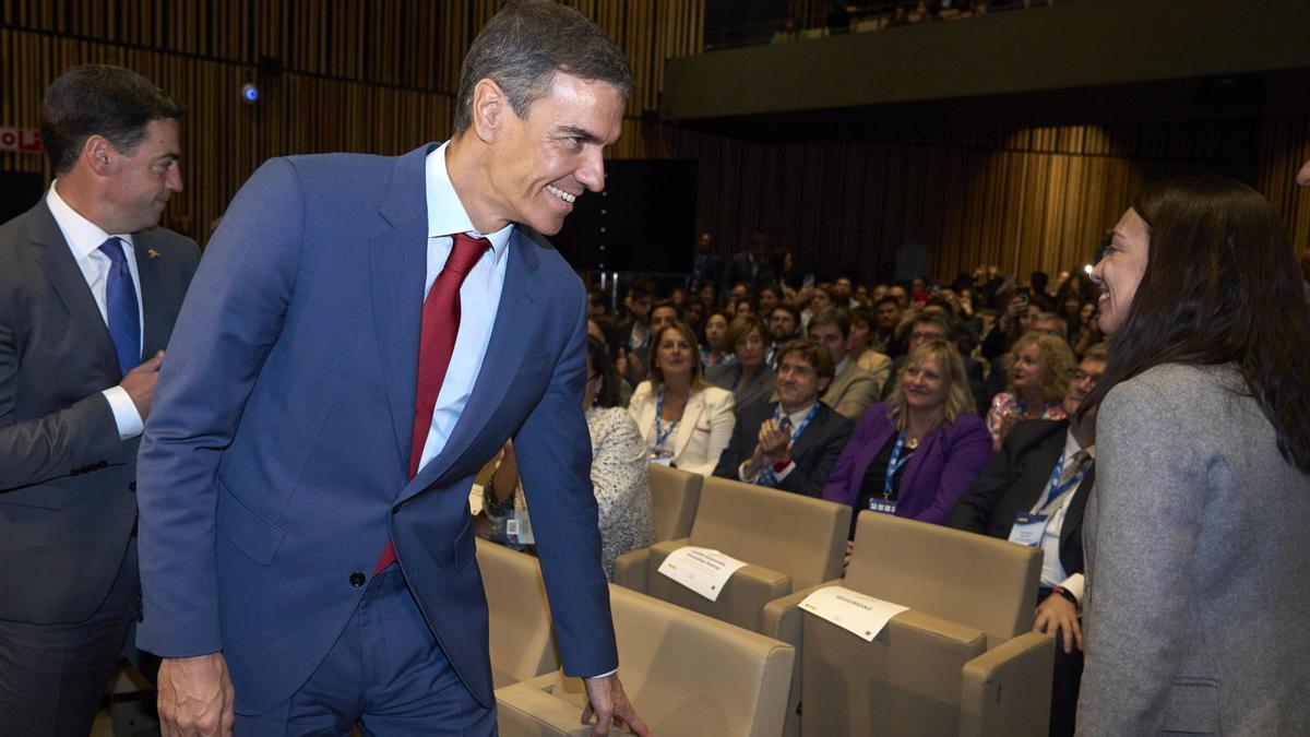Pedro Sánchez e Imanol Pradales, participan en la jornada inaugural la Cumbre Global de la Alianza de Gobierno Abierto en Vitoria.