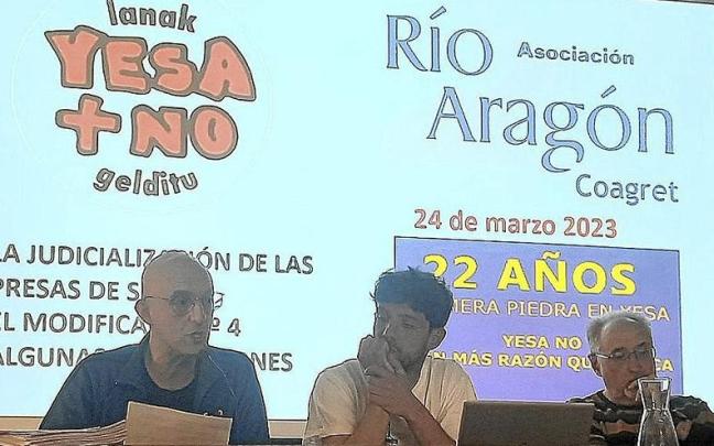 Iker Aramendia, Victor Iguacel y Miguel Solana durante la charla. | FOTO: YESA+NO Iker Aramendia, Victor Iguacel y Miguel Solana durante la charla. | FOTO: YESA+NO