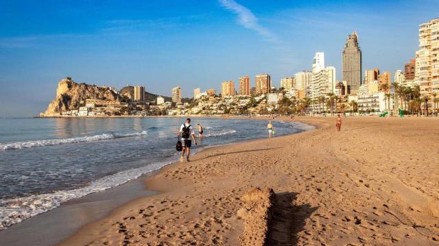 Fotografía de archivo de una playa de Benidorm.