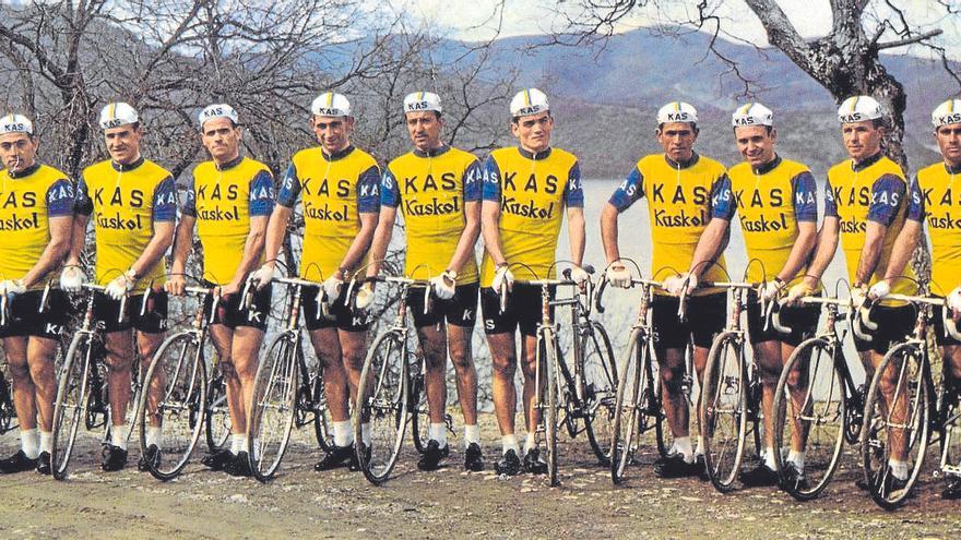 Formación del Kas en 1965