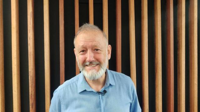 Roberto Uriarte se ha despedido con un llamamiento a votar por Yolanda Díaz.