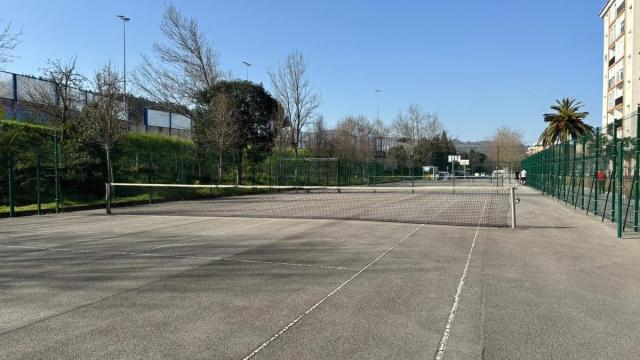 Estado actual de las pistas de tenis de Itxasmendi.