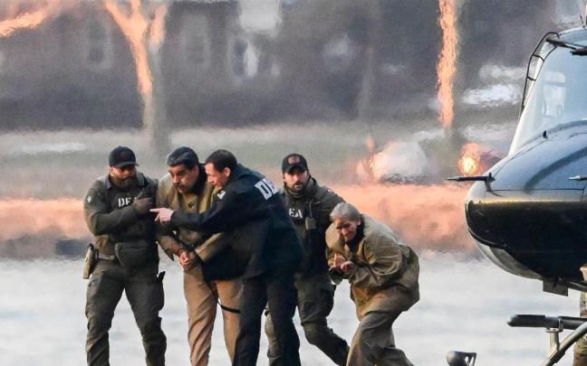 Maduro aterriza en Nueva York tras ser capturado por las fuerzas estadounidenses.