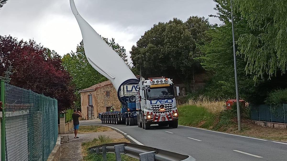 Las primeras palas llegan al parque de Labraza.