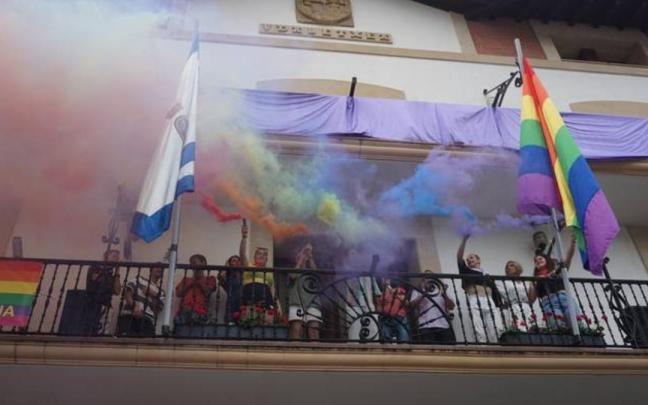 Chupinazo en las fiestas de San Pedro de Orio del año pasado. / GUKA Chupinazo en las fiestas de San Pedro de Orio del año pasado.