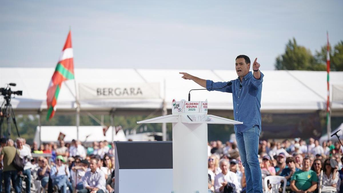 El lehendakari, Imanol Pradales, durante su discurso en el Alderdi Eguna 2025.