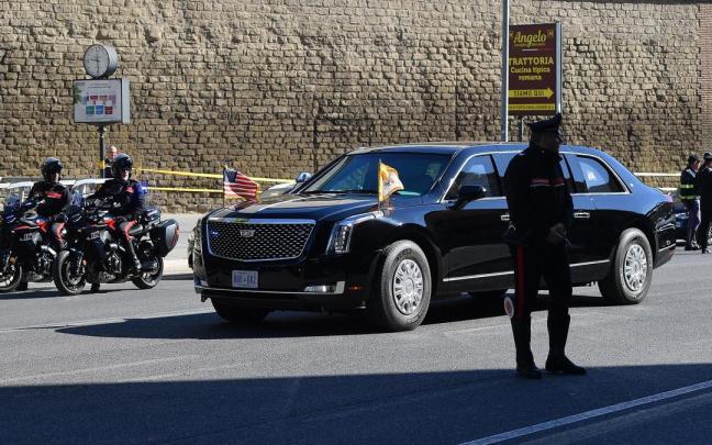 La llegada de Donald Trump y su esposa al funeral del Papa Francisco / EFE La llegada de Donald Trump y su esposa al funeral del Papa Francisco