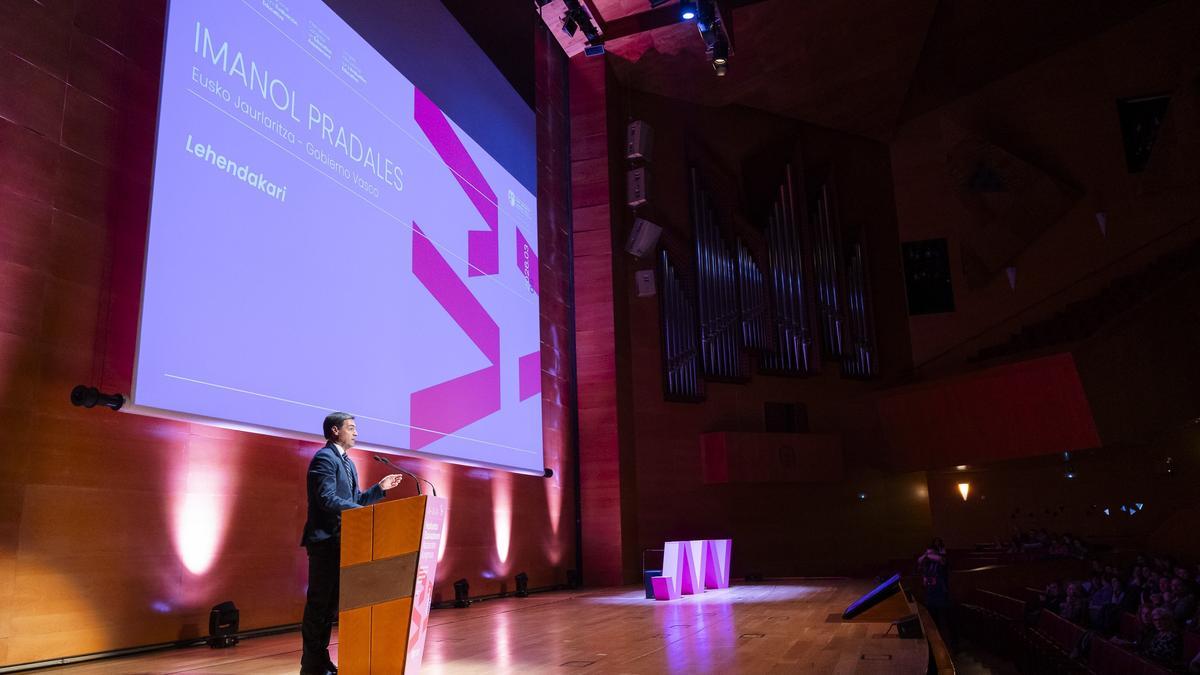 El lehendakari Inaugura en Bilbao el primer Congreso Internacional Sobre Evaluación Educativa.