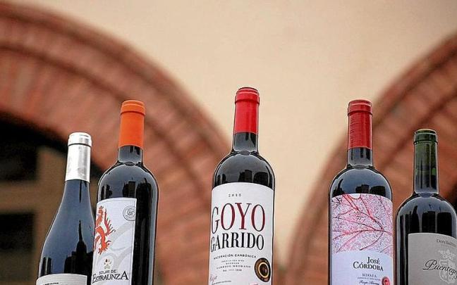 Botellas de vino en el XVI Uztaberri Eguna.