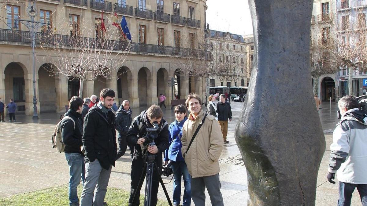 'Escultura Unidad Triple y Liviana'.