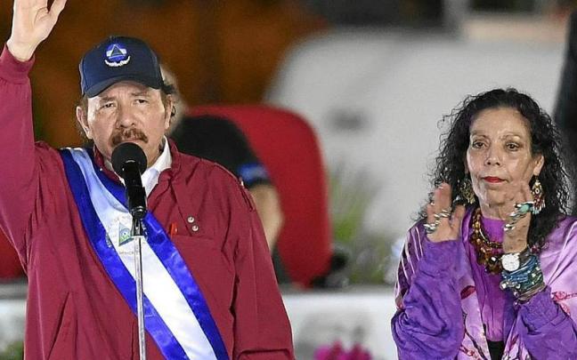 Daniel Ortega, presidente de Nicaragua, y su esposa y vicepresidenta, Rosario Murillo
. | FOTO: E.P. Daniel Ortega, presidente de Nicaragua, y su esposa y vicepresidenta, Rosario Murillo
. | FOTO: E.P.