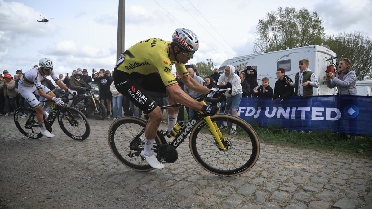 Van Aert, con Pogacar.