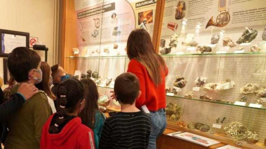 Habrá una visita guiada al museo de minerales y fósiles Urrelur