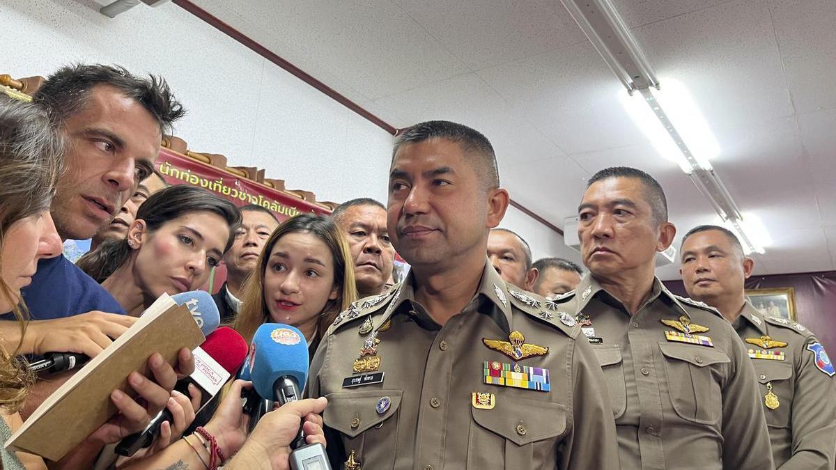 El subdirector de la Policía de Tailandia, Surachate Hakparn 'Big Joke', comparece ante los medios.