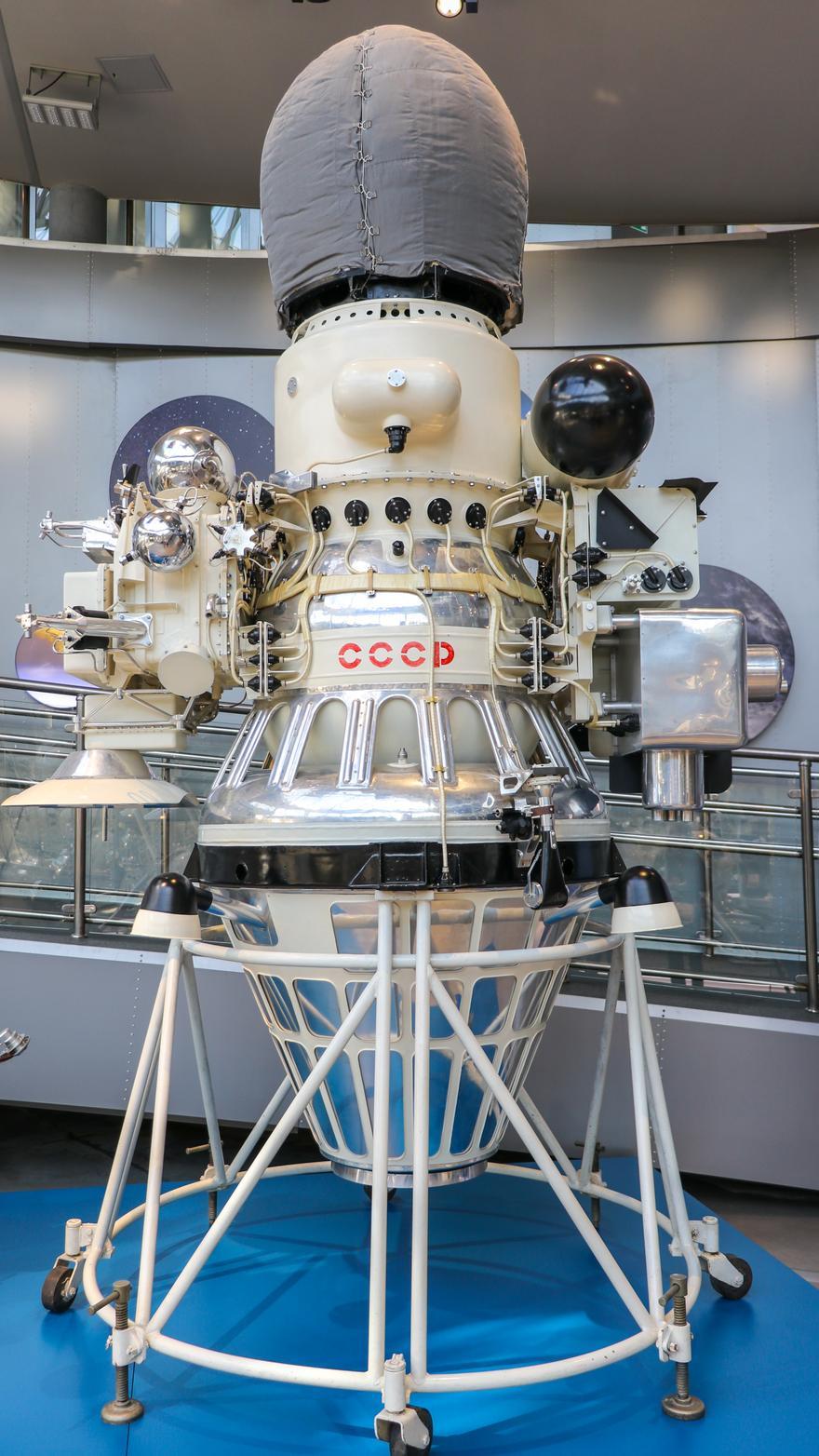 Maqueta de la sonda ‘Luna 9’ en el Museo de Historia de la Cosmonáutica Tsiokovsky.