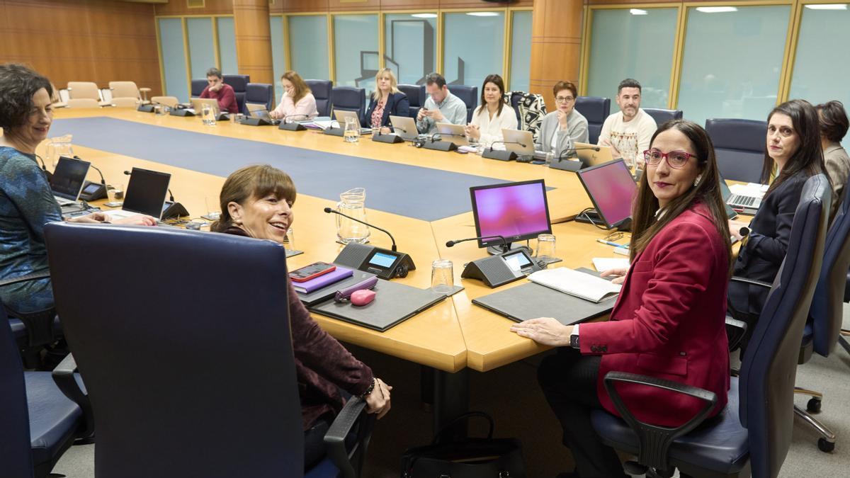 La consejera de Educación, Begoña Pedrosa, presenta una estrategia integral para la mejorar de los resultados educativos en el período 2025-2028.