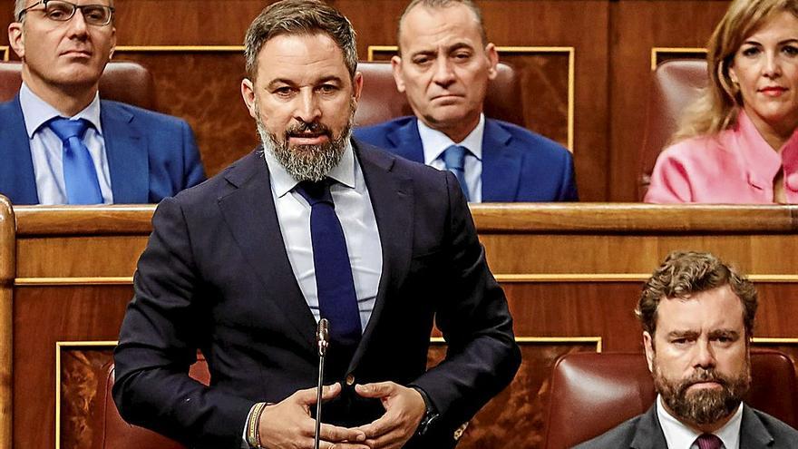 Abascal, junto a Espinosa de los Monteros (que dejó sus cargos este mes) y Ortega Smith, que fue purgado de la secretaría general. | FOTO: E. P.