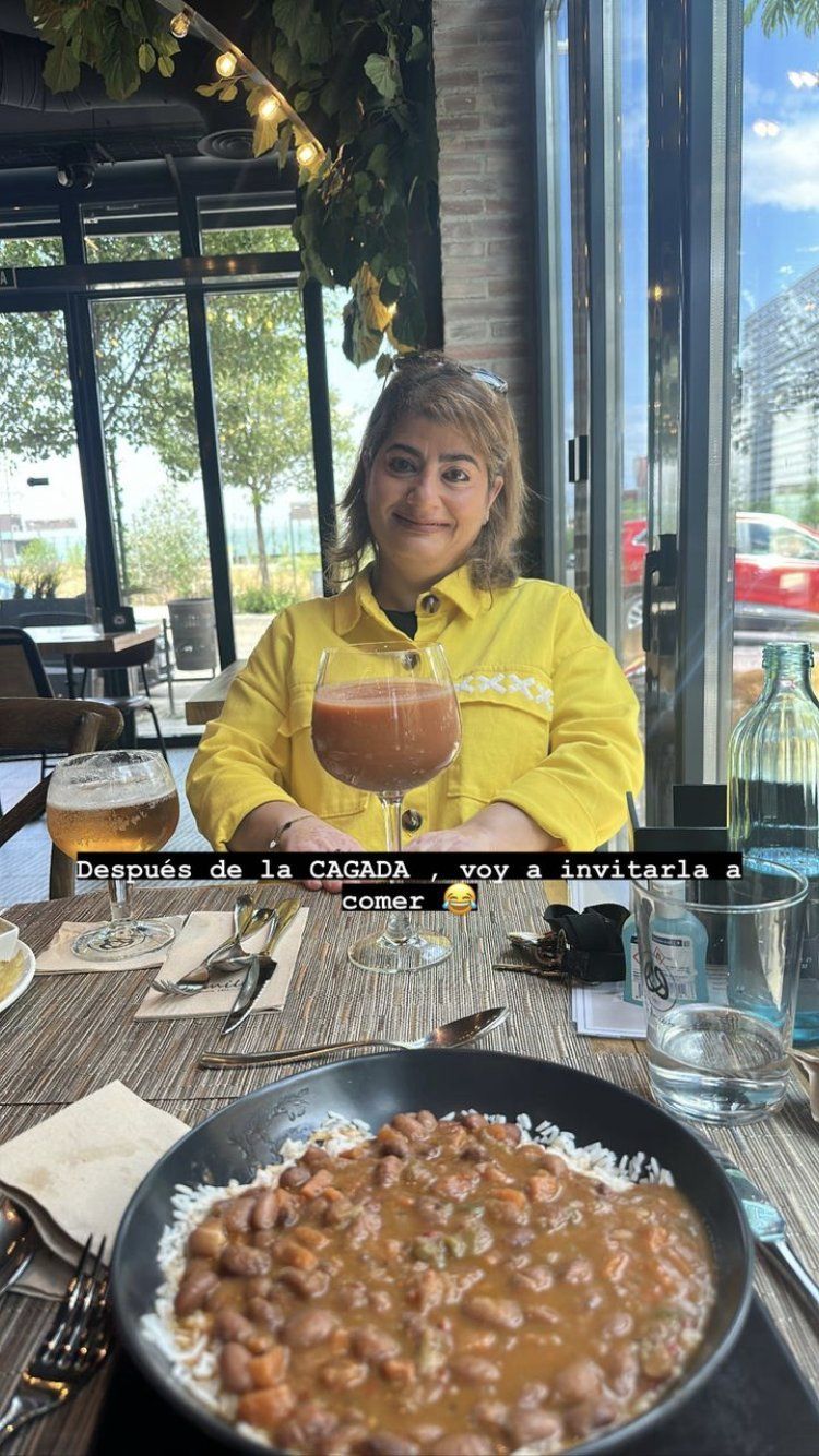 La última historia, invitando a comer a Marina.