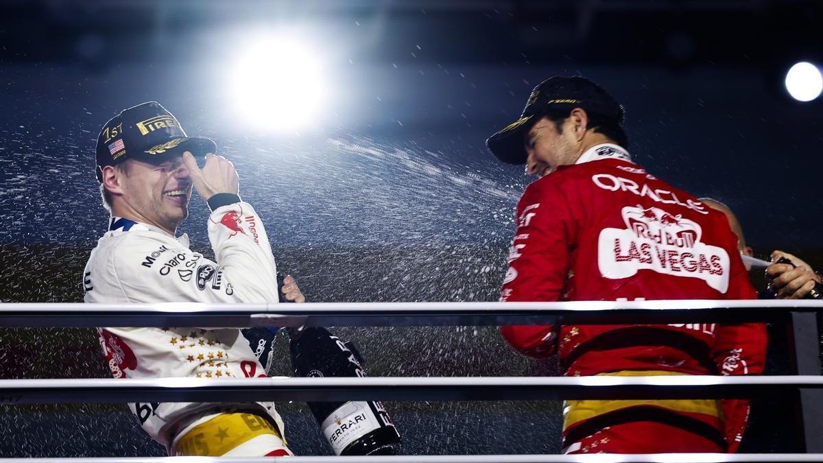 El neerlandés Max Verstappen celebra su victoria en Las Vegas.