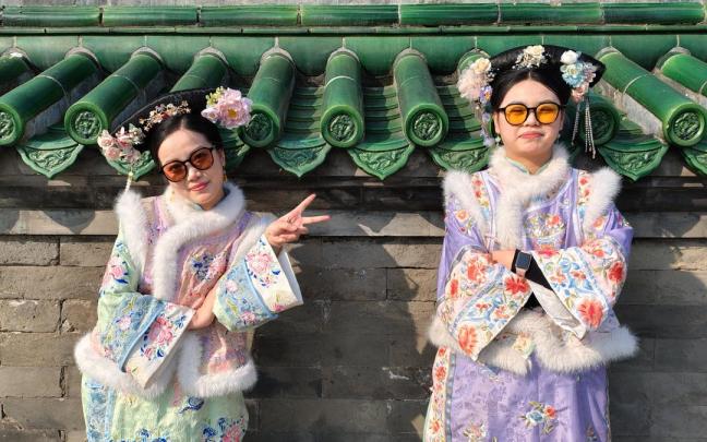 Los contrastes entre modernidad y tradición predominan en China.