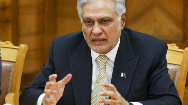 El ministro de Exteriores pakistaní, Ishaq Dar