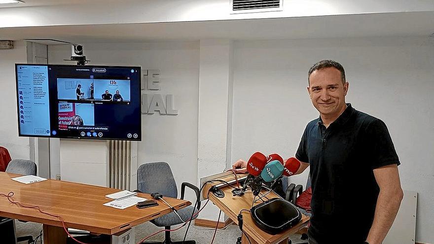 El líder de ELA, Mitxel Lakuntza, ayer, durante la convocatoria telemática de las movilizaciones. | FOTO: ELA