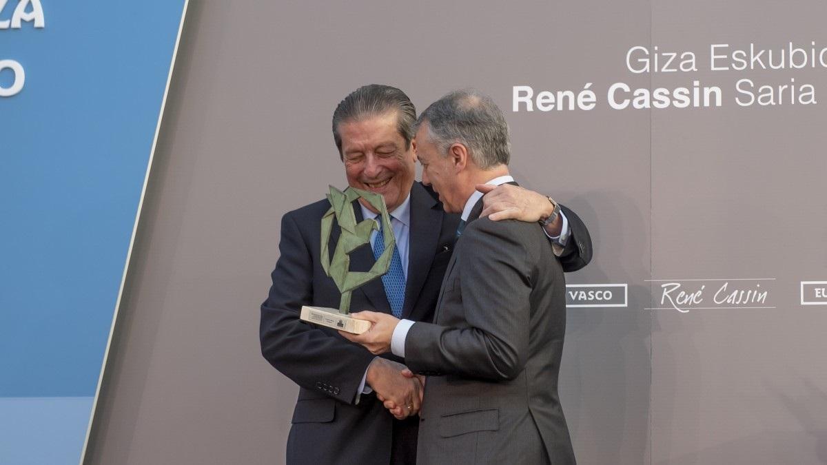 El lehendakari Iñigo Urkullu entregó el Premio René Cassin 2019 de Derechos Humanos a Federico Mayor Zaragoza.