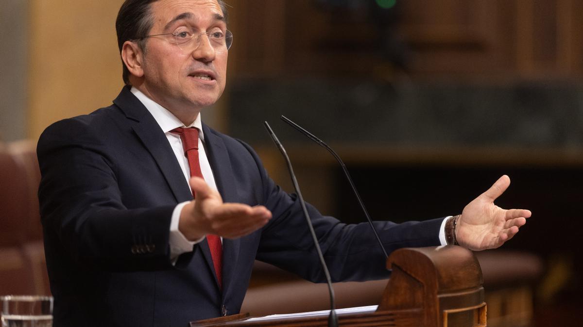 Albares comparece en el Congreso de los Diputados.