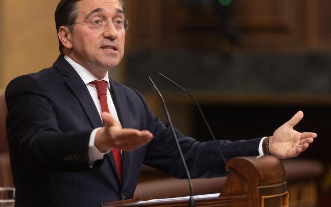 Albares comparece en el Congreso de los Diputados.